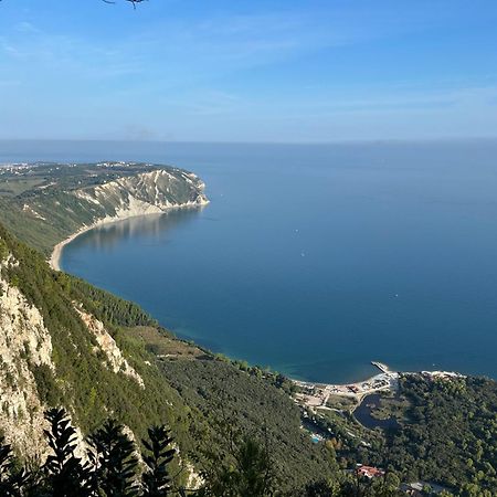 Fonte D'Olio Conero Relais Bed & Breakfast Sirolo Luaran gambar